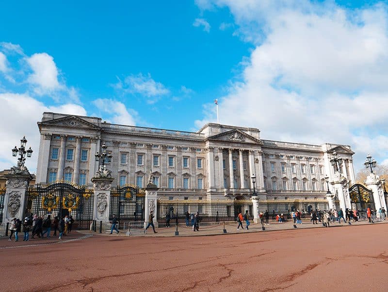 Buckingham Palace is one of the biggest mansions in the world