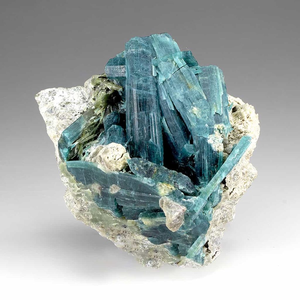 20 самых редких кристаллов (драгоценных камней) в мире