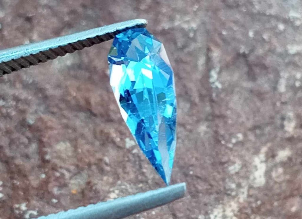 20 самых редких кристаллов (драгоценных камней) в мире