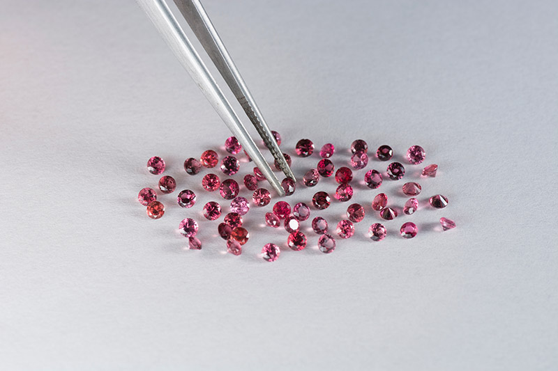 Unheated spinel gemstones