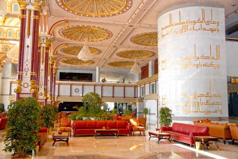 Королевская семья Кувейта живет настолько роскошно, что ни один миллиардер не может даже мечтать о такой жизни.