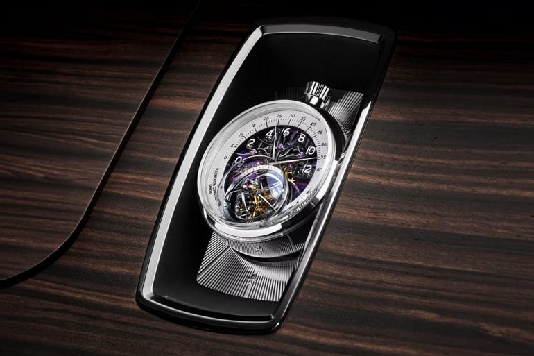 Один очень богатый любитель часов заказал компании Vacheron Constantin создание единственных в своем роде часов, которые будут использоваться в качестве приборной панели на его Rolls-Royce Amethyst Droptail стоимостью 20 млн. долл.