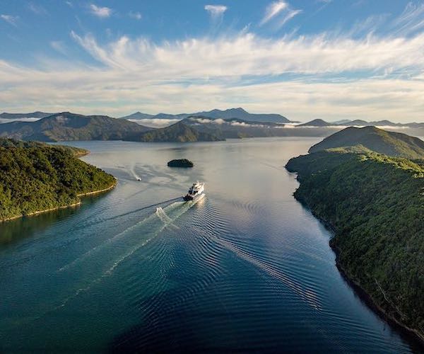 Экзотические путешествия: Откройте для себя лучшие райские острова, которые можно посетить на роскошной чартерной яхте
