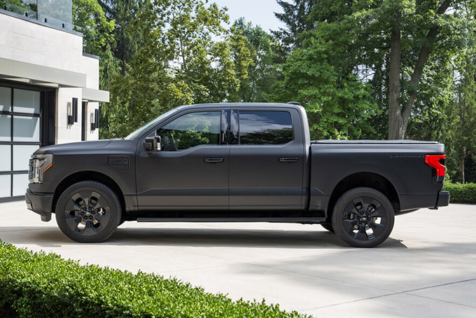 Ford F150 Lightning Platinum Black Electrick Truck 1