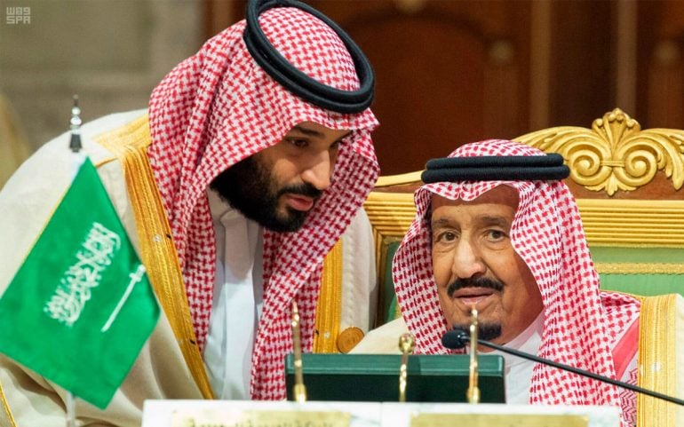 Невероятно могущественный и богатый король Саудовской Аравии Салман носит скромные женские часы