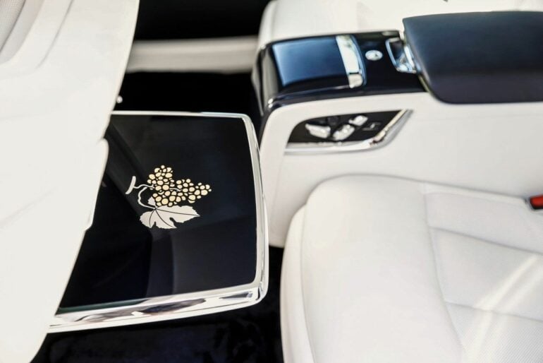 Новейшее творение Rolls-Royce - изготовленный на заказ Phantom