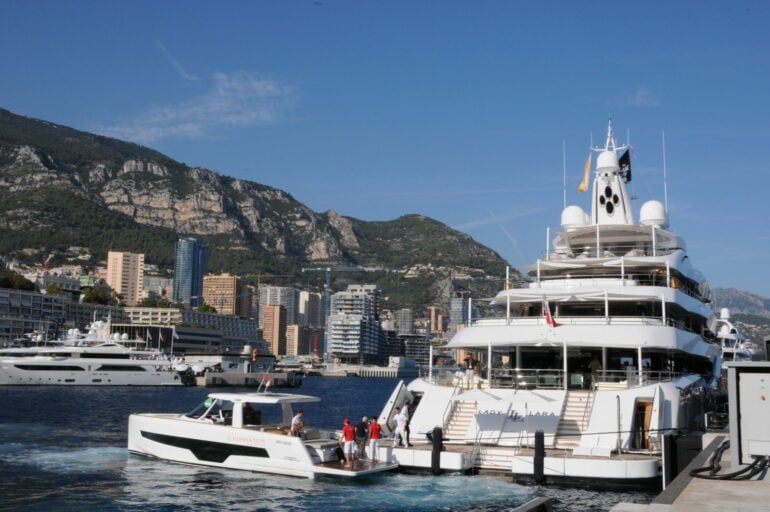 Вот 10 самых больших суперяхт, представленных на Monaco Yacht Show 2023