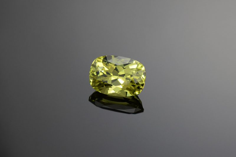 Желтый хризоберилл ограненный свободный драгоценный камень