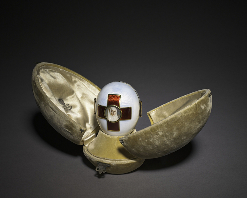 Imperial Red Cross Egg - photo: The Cleveland Museum of Art