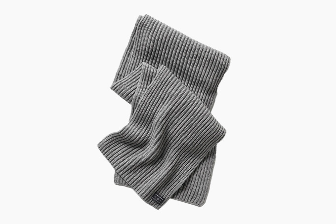 Aether Ribbed Cashmere Scarf