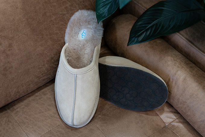 UGG Scuff Slipper F 2 24 1