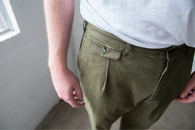 Alex Mill Standard Pleated Pant in Chino F 3 24 3