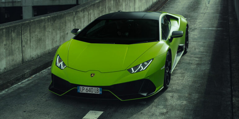 10 удивительных фактов о Lamborghini Huracan, последнем из суперкаров с чистым V10.