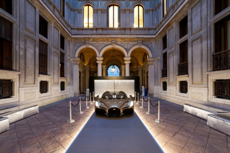 Компания Bugatti представила новую коллекцию мебели, вдохновленную ее многомиллионными гиперкарами.