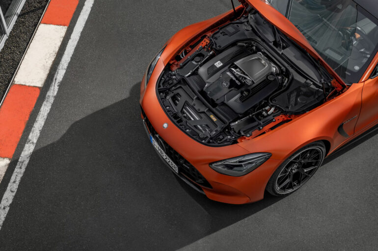 Mercedes-AMG GT 63 S E Performance 2025 года - это 805-сильный зверь с гибридной силовой установкой.