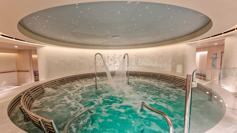 The whirlpool bath at Mareel Wellness & Spa