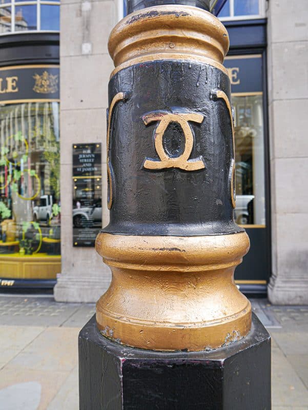 Bond Street lamppost detail