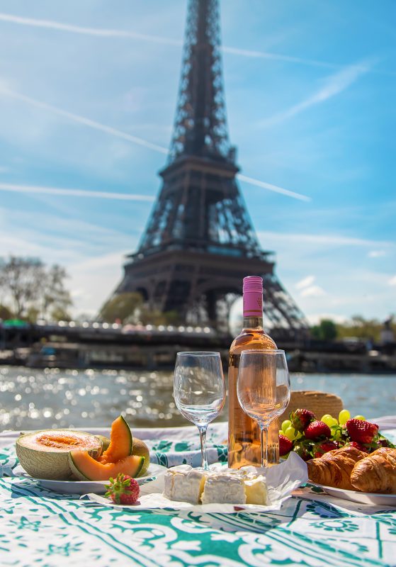 Romantic picnic near the Eiffel Tower