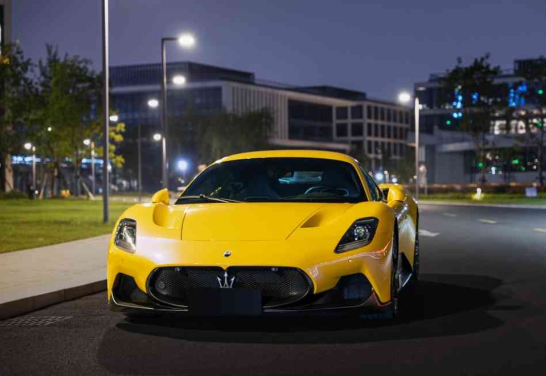 Maserati MC20