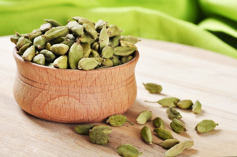 Fresh green cardamom pods