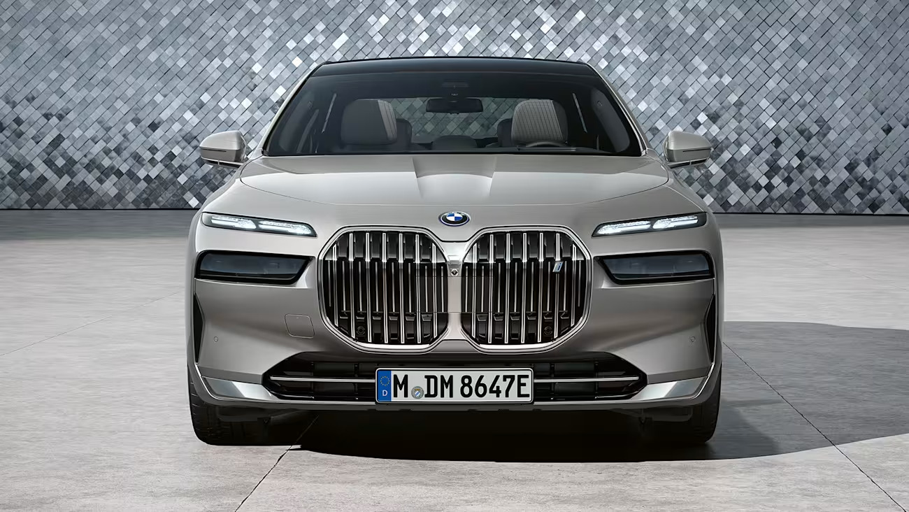 8 полностью электрических роскошных автомобилей 2025 года