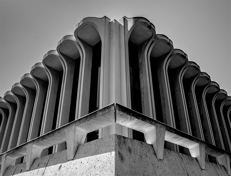 UCI Libraries Gateway Study Center